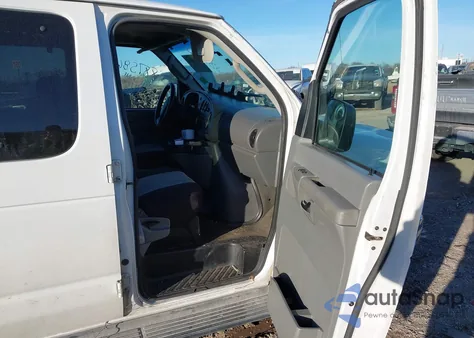 2008 Ford E-350 Super Duty Xl/Xlt z USA, uszkodzony, nr VIN 1FBSS31L18DA14821